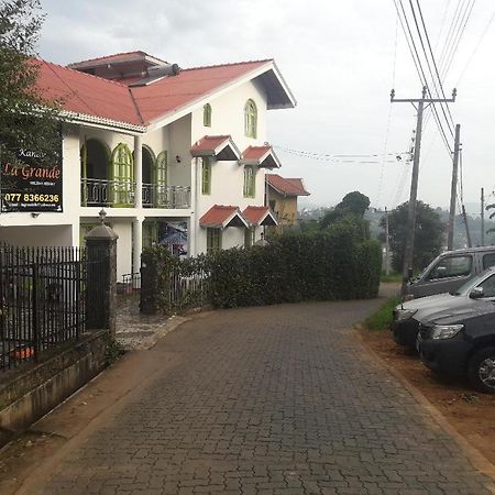 Kandy La Grande Holiday Resort מראה חיצוני תמונה