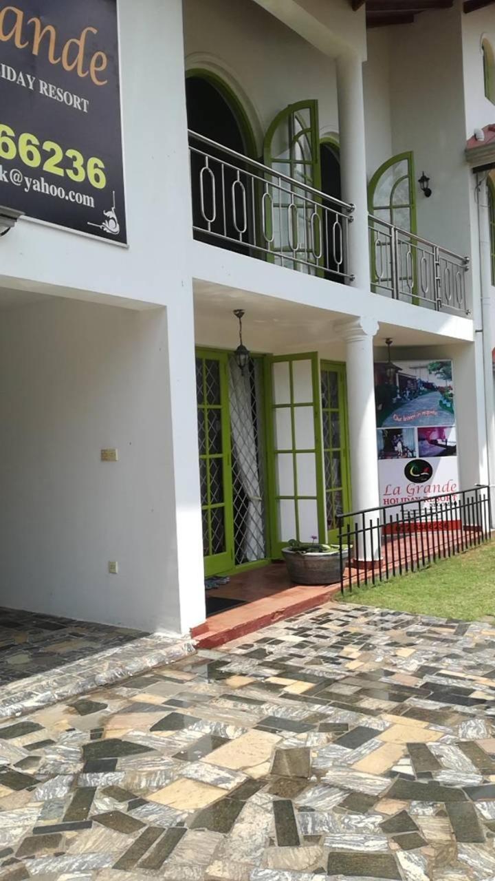 Kandy La Grande Holiday Resort מראה חיצוני תמונה